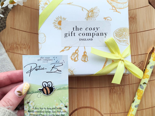 Bee Keepsake - Pocket Hug And Gift Box | Cosy Gift Co